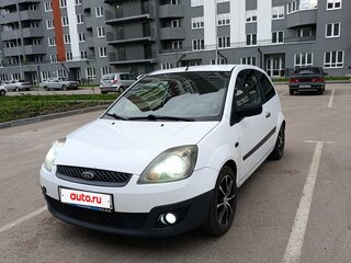 2006 Ford Fiesta Mk5, белый, 290000 рублей, вид 2