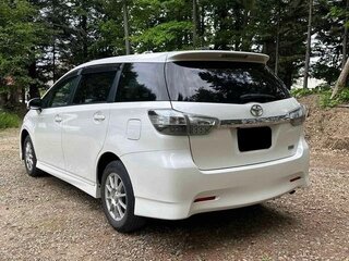 2017 Toyota Wish II Рестайлинг, белый, 1155000 рублей, вид 3