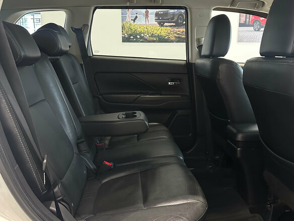 2014 Mitsubishi Outlander III Рестайлинг, белый, 1570000 рублей - вид 26