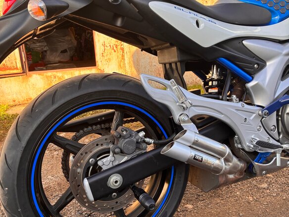 2009 Suzuki SFV 650 Gladius, синий, 375000 рублей - вид 5