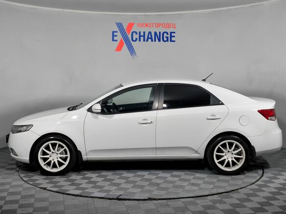 2011 Kia Cerato 5-speed II, белый, 555000 рублей - вид 8