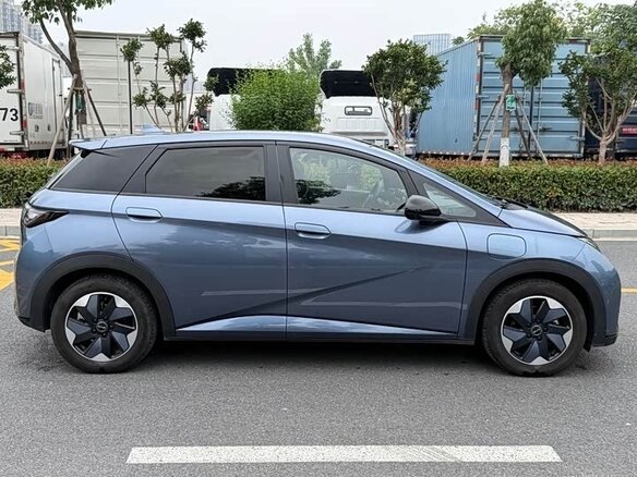 2025 BYD Dolphin 44.9 kWh I, синий, 1510001 рублей - вид 3