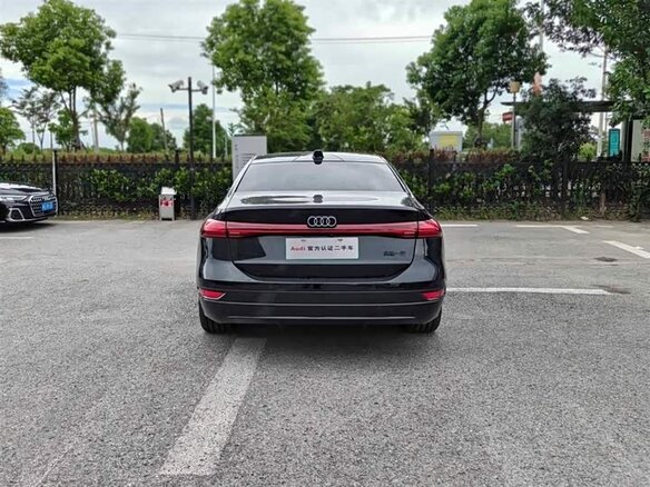 2026 Audi A6L e-tron, чёрный, 7200333 рублей - вид 2