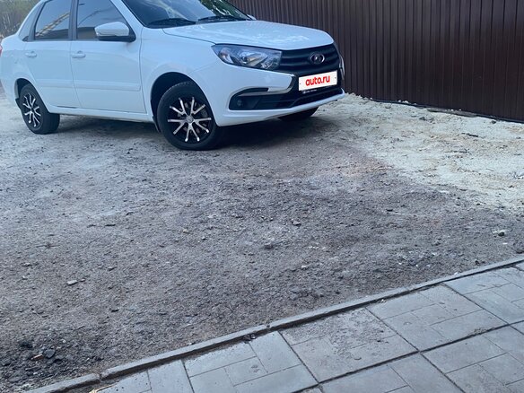 2021 Lada (ВАЗ) Granta I Рестайлинг, белый, 700000 рублей - вид 2
