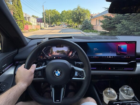 2024 BMW 5 серии 520i VIII (G60/G61/G68), синий, 6850000 рублей - вид 15