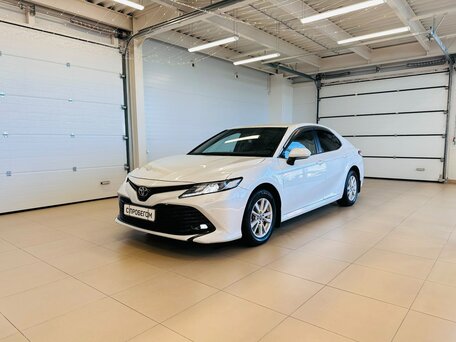 Toyota Camry VIII (XV70)