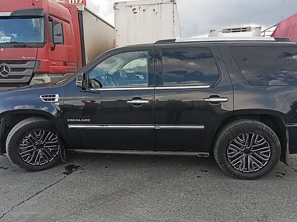 2013 Cadillac Escalade III, чёрный, 2400000 рублей - вид 5