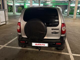 2017 Chevrolet Niva I Рестайлинг, серебристый, 620000 рублей, вид 5