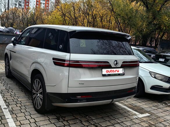 2025 Denza N9 46.9 kWh, серебристый, 7500000 рублей - вид 5
