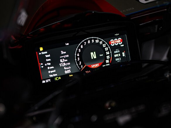 2026 Ducati Panigale V4, красный, 14000000 рублей - вид 23