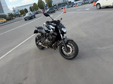 2018 Yamaha MT-07 (FZ-07), чёрный, 720000 рублей, вид 3