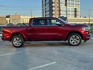 2023 Ram 1500 Crew Cab V, красный, 8700000 рублей, вид 5