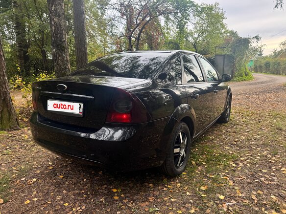 2011 Ford Focus II Рестайлинг, чёрный, 400000 рублей - вид 3
