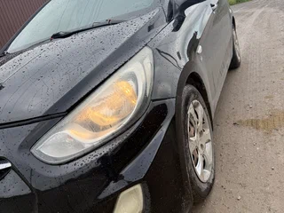 2013 Hyundai Solaris I, чёрный, 950000 рублей, вид 5