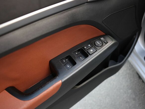 2017 Hyundai Elantra VI (AD), серебристый, 1300000 рублей - вид 11