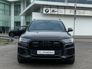 2021 Audi Q7 55 TFSI II (4M) Рестайлинг, коричневый, 4750000 рублей, вид 2
