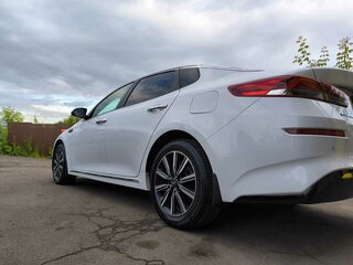 2018 Kia Optima IV Рестайлинг, белый, 1900000 рублей, вид 4