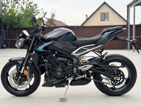 2026 Triumph Street Triple, серый, 1570000 рублей, вид 4