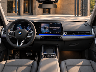 2026 BMW X1 Long 25Li xDrive III (U11/U12), чёрный, 5470000 рублей, вид 3