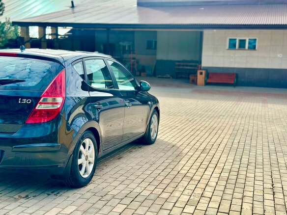 2010 Hyundai i30 I Рестайлинг, чёрный - вид 7