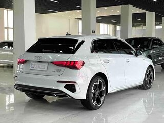 2023 Audi A3 Sportback 35 TFSI IV (8Y), белый, 2280000 рублей, вид 3