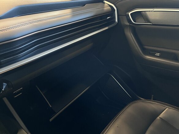 2023 Geely Okavango I Рестайлинг, серый, 3176000 рублей - вид 28