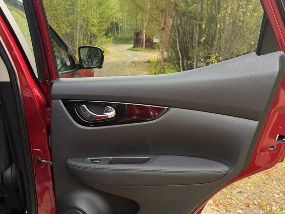 2014 Nissan Qashqai II, красный, 1500000 рублей - вид 14