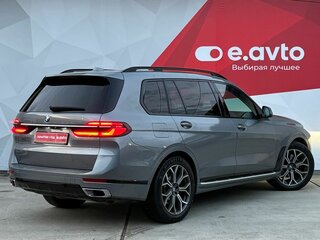 2022 BMW X7 40i I (G07) Рестайлинг, серый, 9900000 рублей, вид 4