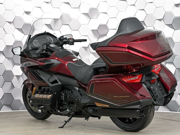 2025 Honda GL 1800 Gold Wing, красный - вид 7
