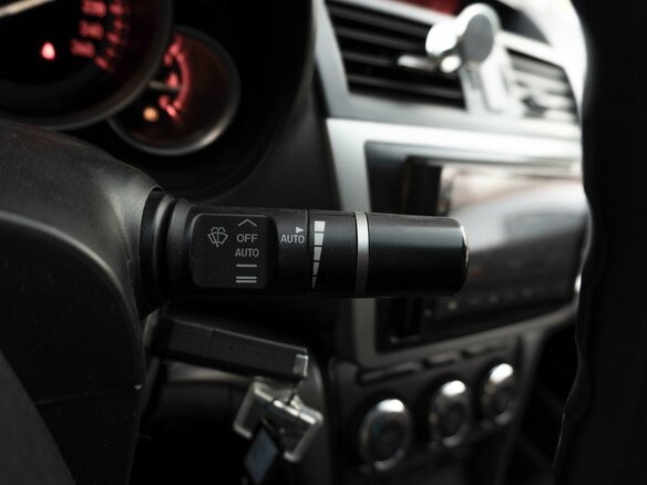 2010 Mazda 6 II (GH) Рестайлинг, белый, 999000 рублей - вид 15