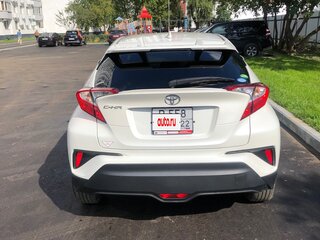 2017 Toyota C-HR I, белый, 2000000 рублей, вид 3