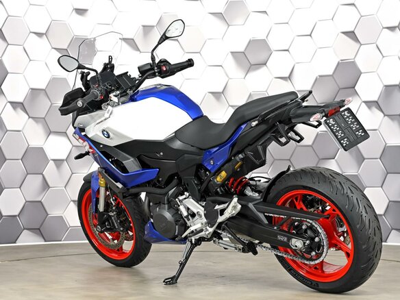 2025 BMW F 900 XR, белый, 1277000 рублей - вид 7