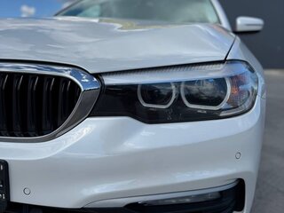 2017 BMW 5 серии 520i VII (G30/G31/G38), белый, 2300000 рублей, вид 1