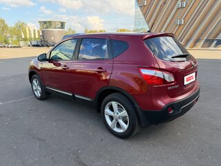 2010 Nissan Qashqai I Рестайлинг, красный, 720000 рублей, вид 4