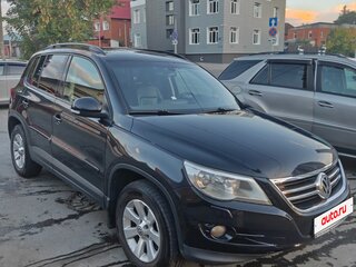 2011 Volkswagen Tiguan I, чёрный, 1000000 рублей, вид 2