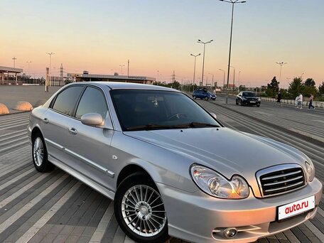 2009 Hyundai Sonata ТагАЗ IV (EF) Рестайлинг, серебристый, 644000 рублей, вид 1