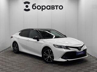 2019 Toyota Camry VIII (XV70), белый, 2320000 рублей, вид 3