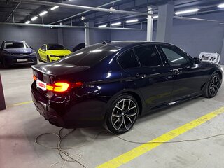 2020 BMW 5 серии 530d xDrive VII (G30/G31/G38) Рестайлинг, чёрный, 5900000 рублей, вид 3