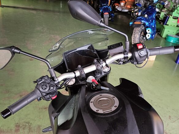 2025 Yamaha MT-07 (FZ-07), чёрный, 1020000 рублей - вид 17