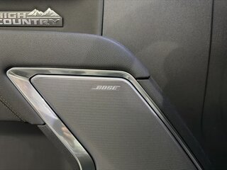 2025 Chevrolet Silverado Crew Cab IV (T1XX) Рестайлинг, чёрный, 5900000 рублей, вид 4