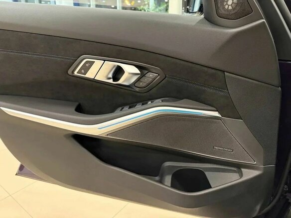 2025 BMW 3 серии 330i VII (G2x) Рестайлинг 2, фиолетовый, 6450000 рублей - вид 18