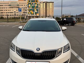 2018 Skoda Octavia III (A7) Рестайлинг, белый, 1700000 рублей, вид 4