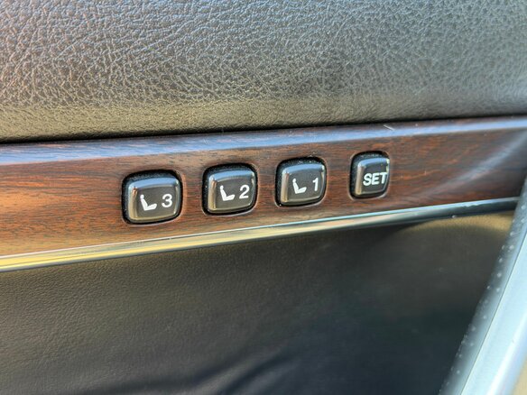 2015 Toyota Land Cruiser 200 Series Рестайлинг 2, чёрный, 4599000 рублей - вид 20