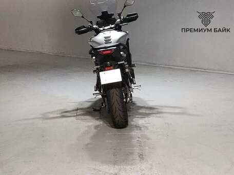 2022 Yamaha MT-09 Tracer (FJ-09), серебристый, 1399000 рублей, вид 4