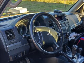 2010 Mitsubishi Pajero IV, коричневый, 1900000 рублей, вид 5