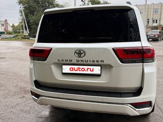2022 Toyota Land Cruiser 300 Series, белый, 8790000 рублей, вид 5