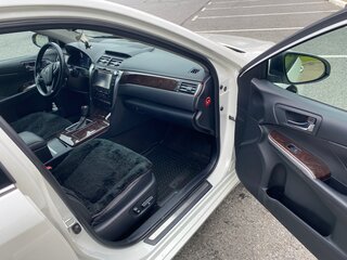 2016 Toyota Camry VII (XV50) Рестайлинг, белый, 2000000 рублей, вид 5