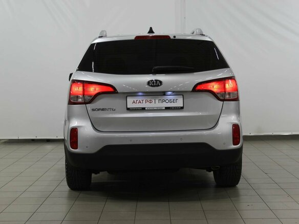 2017 Kia Sorento II Рестайлинг, серебристый, 2075000 рублей - вид 6