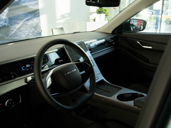 2026 Jeland J6, зелёный, 2350000 рублей - вид 4