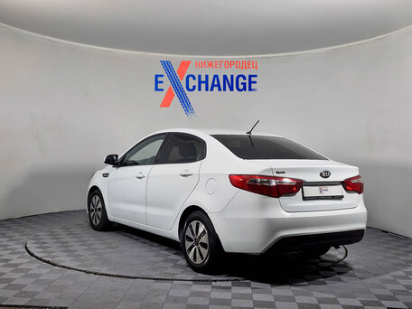 2013 Kia Rio 5-speed III, белый, 634000 рублей, вид 5